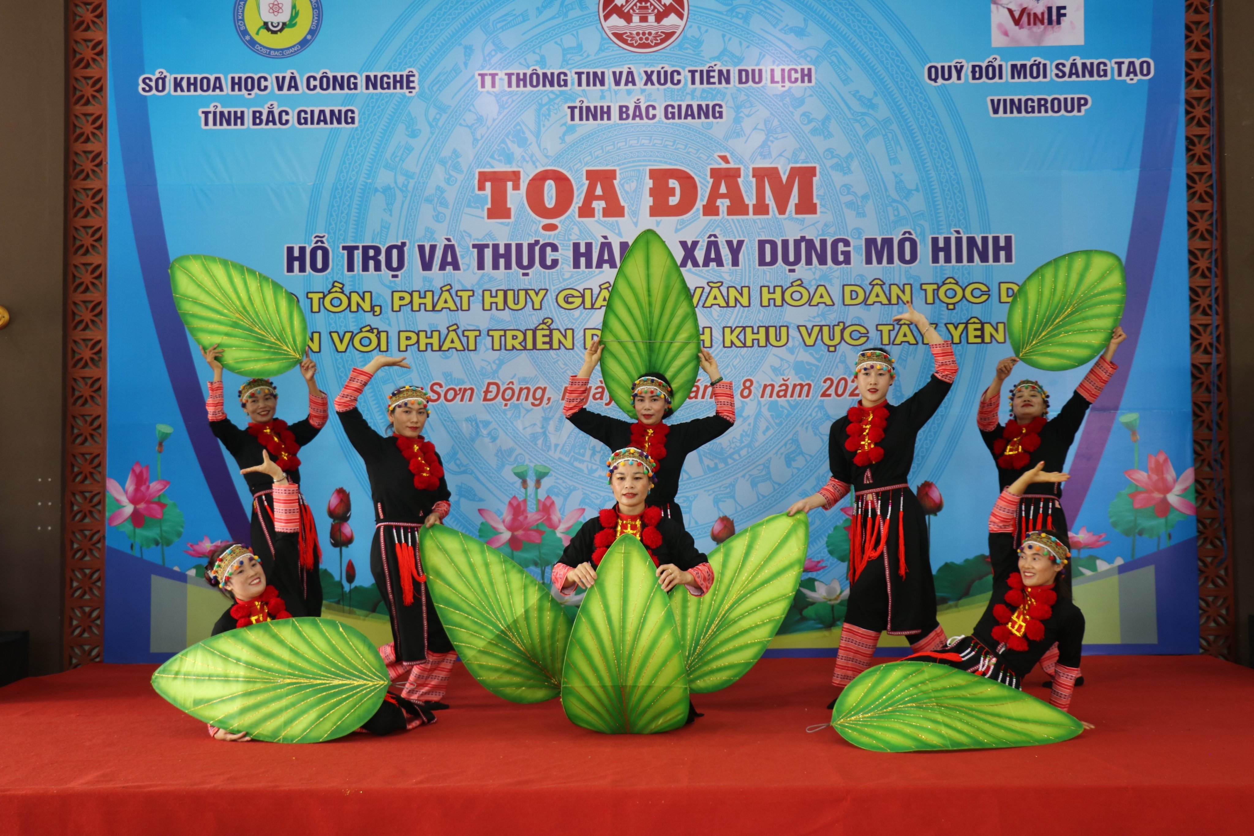 Toạ đàm: Bảo tồn, phát huy giá trị văn hóa dân tộc Dao gắn với phát triển du lịch khu vực Tây Yên Tử