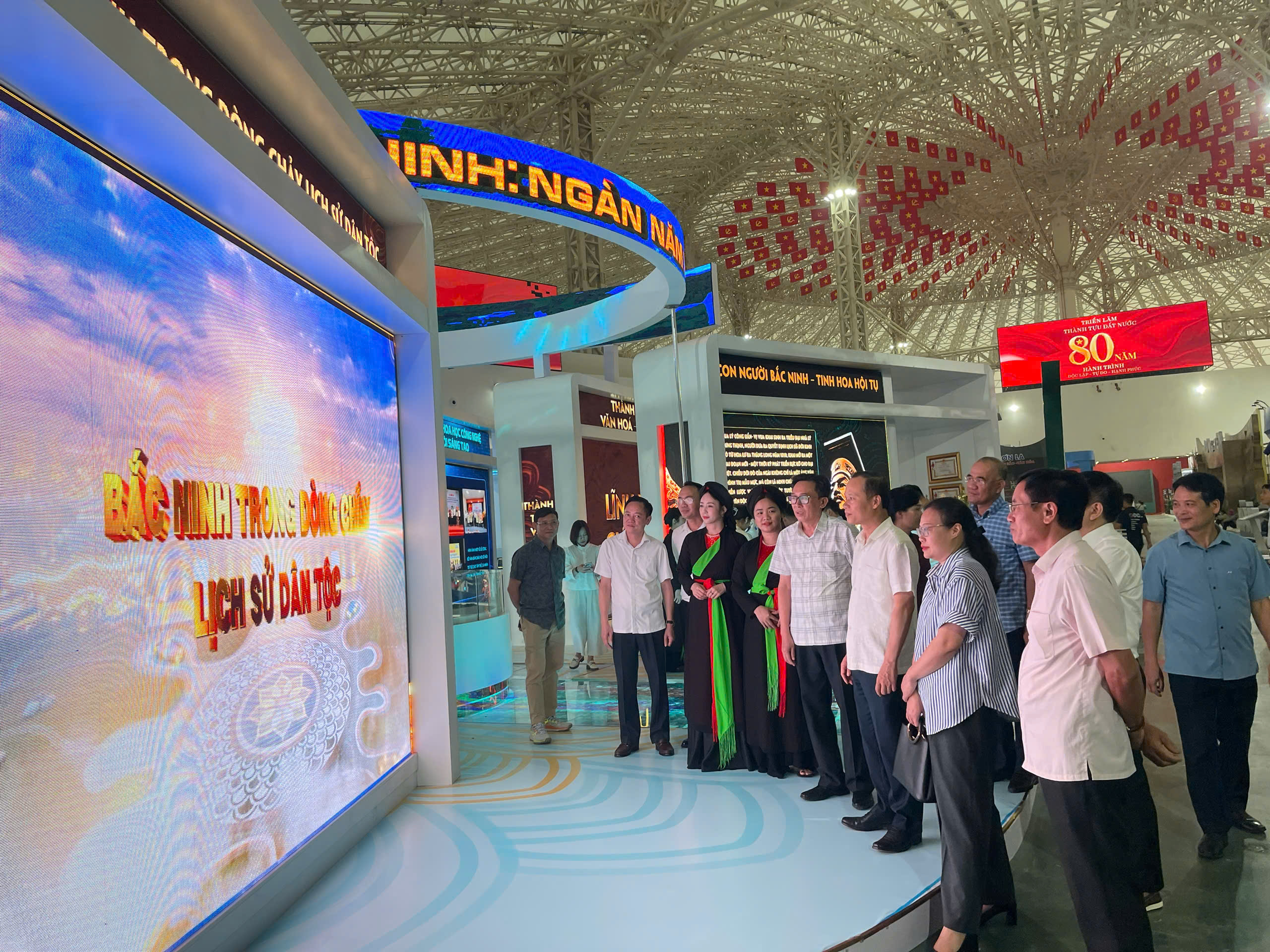 Bắc Ninh: Khẩn trương hoàn thiện không gian trưng bày tại Triển lãm “80 năm Hành trình Độc lập - Tự do - Hạnh phúc”
