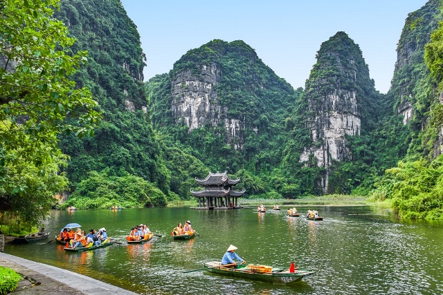 Tour tiêu chuẩn