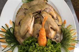 Gà ta hấp lá chanh