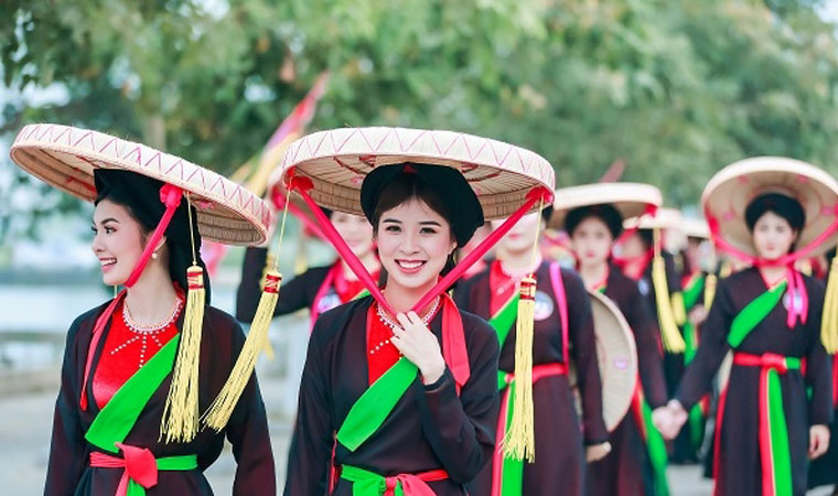 Hát Dân ca Quan họ trên thuyền tháng 5/2019 có chủ đề “Dâng Người câu Dân ca Quan họ”