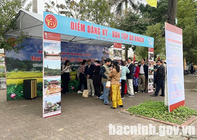 Hơn 1.200 lượt du khách trải nghiệm tour du lịch miễn phí tại chương trình Festival “Về miền Quan họ 2023”
