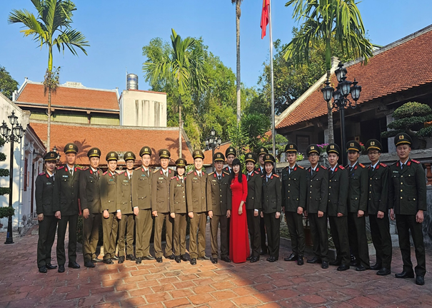 Đoàn Hậu cần Công an tỉnh bắc Ninh dâng hương tưởng niệm đồng chí Ngô Gia Tự