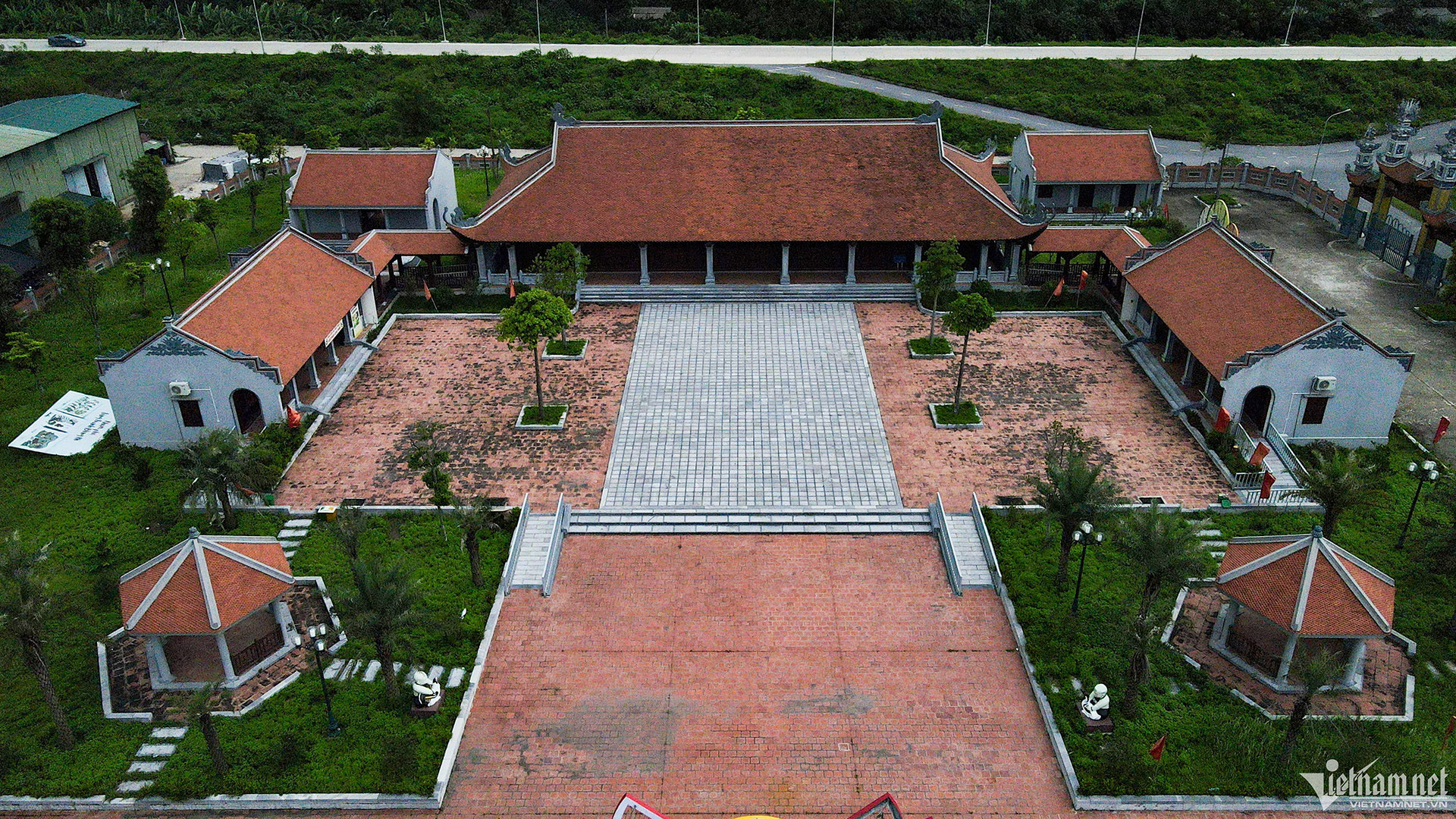 Phó Chủ tịch Thường trực HĐND tỉnh thăm Trung tâm Bảo tồn tranh dân gian Đông Hồ