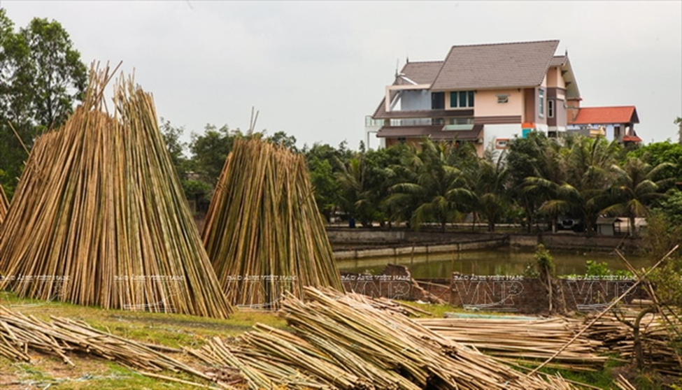 Làng nghề may tre hun Xuân Lai