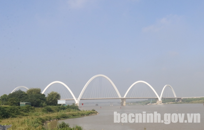 Dâng hương báo cáo đặt tên cầu vượt sông Đuống