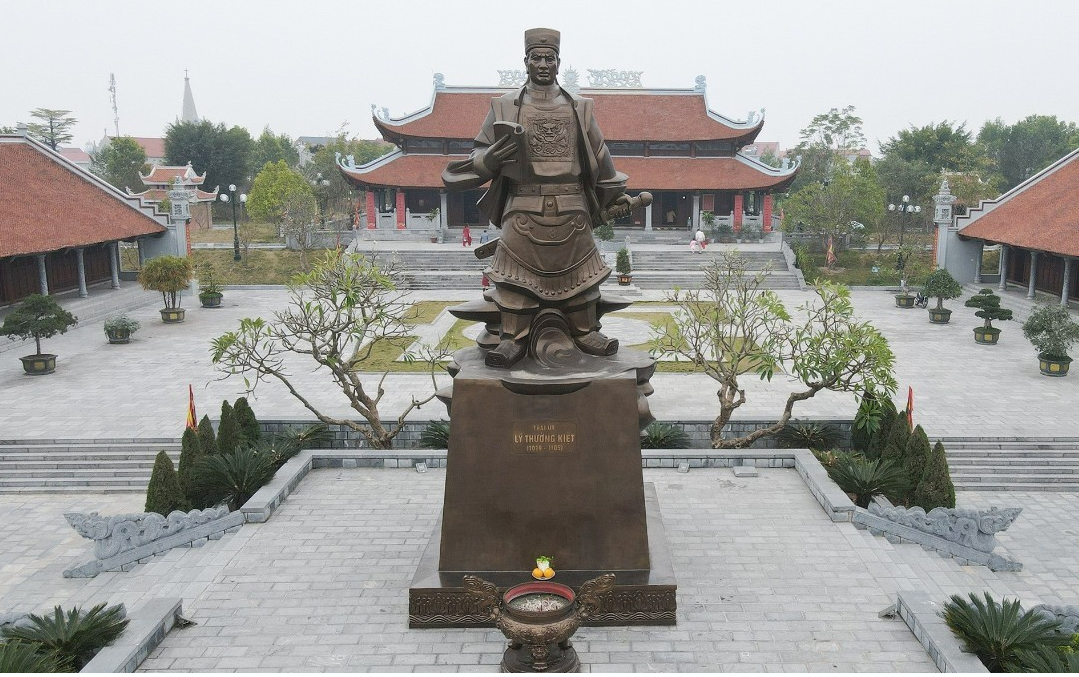 Đền Lý Thường Kiệt -  điểm du lịch văn hóa tâm linh hấp dẫn