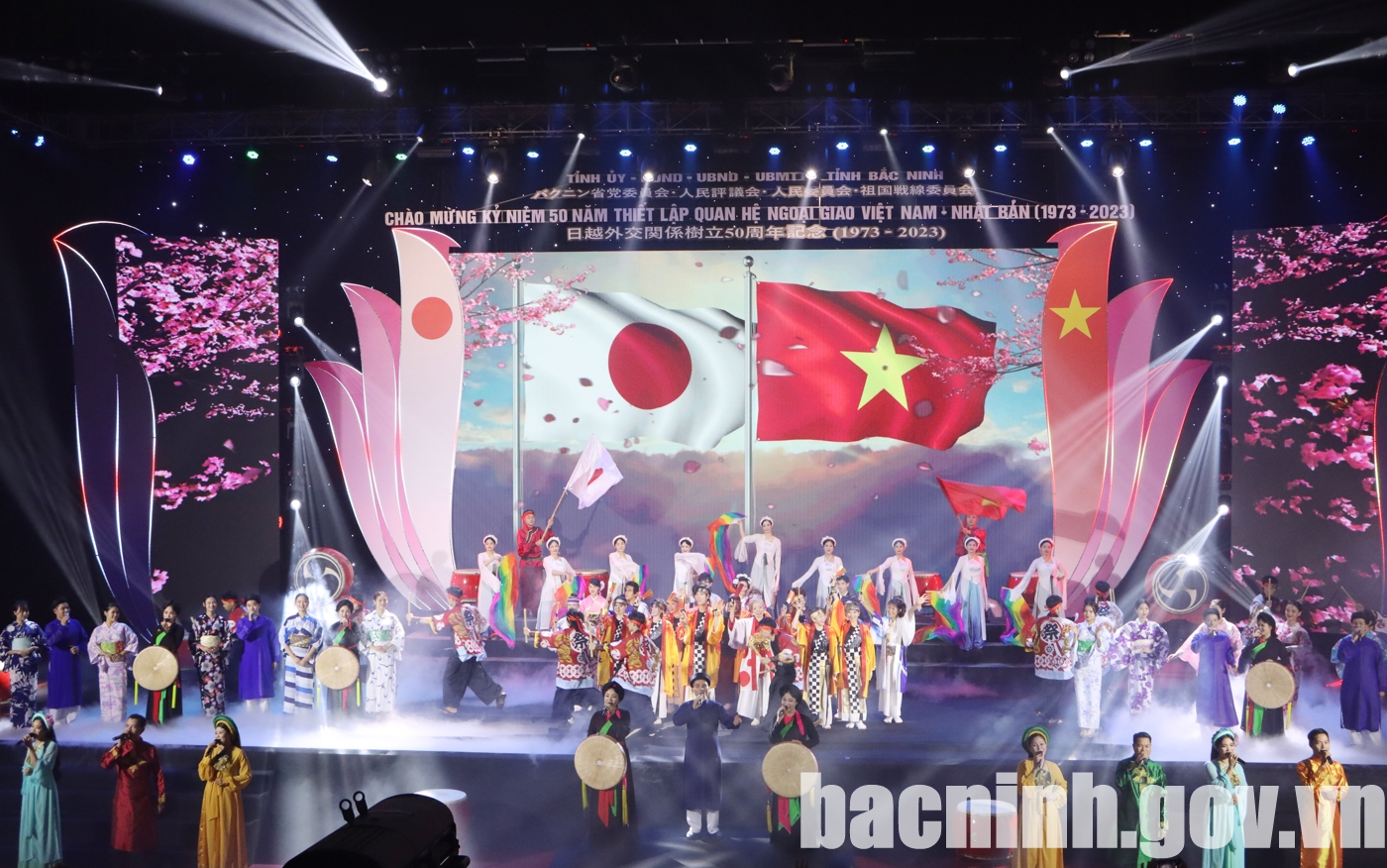 Đặc sắc hình ảnh Dân ca Quan họ Bắc Ninh tại Chương trình nghệ thuật “Sắc màu văn hoá Việt Nam – Nhật Bản”