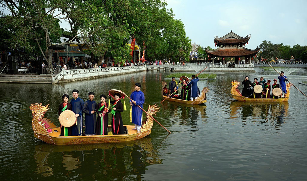 LIÊN HOAN ẢNH NGHỆ THUẬT KHU VỰC ĐỒNG BẰNG SÔNG HỒNG LẦN THỨ 26 TẠI NINH BÌNH