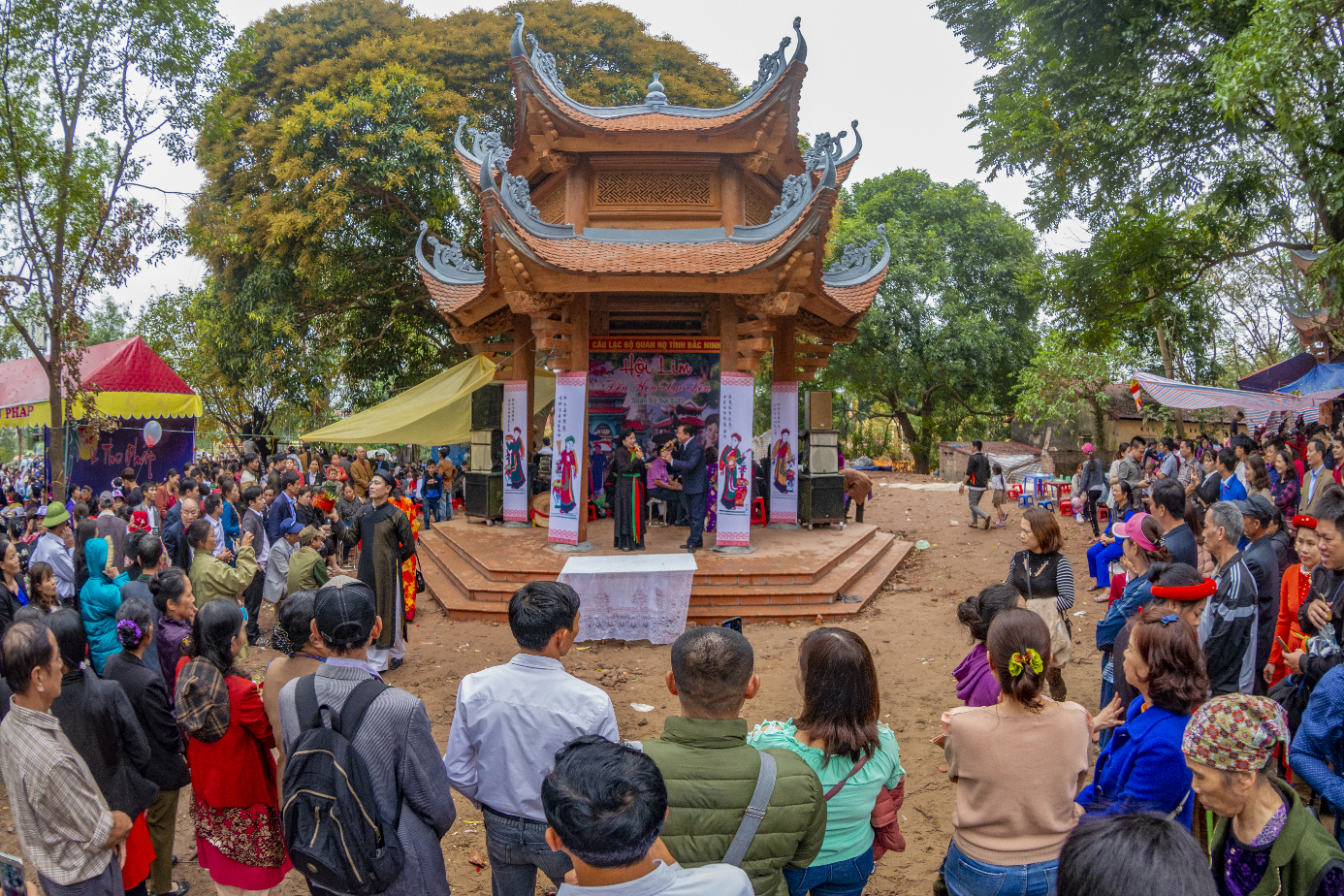 Trảy hội mùa xuân – Hội Lim