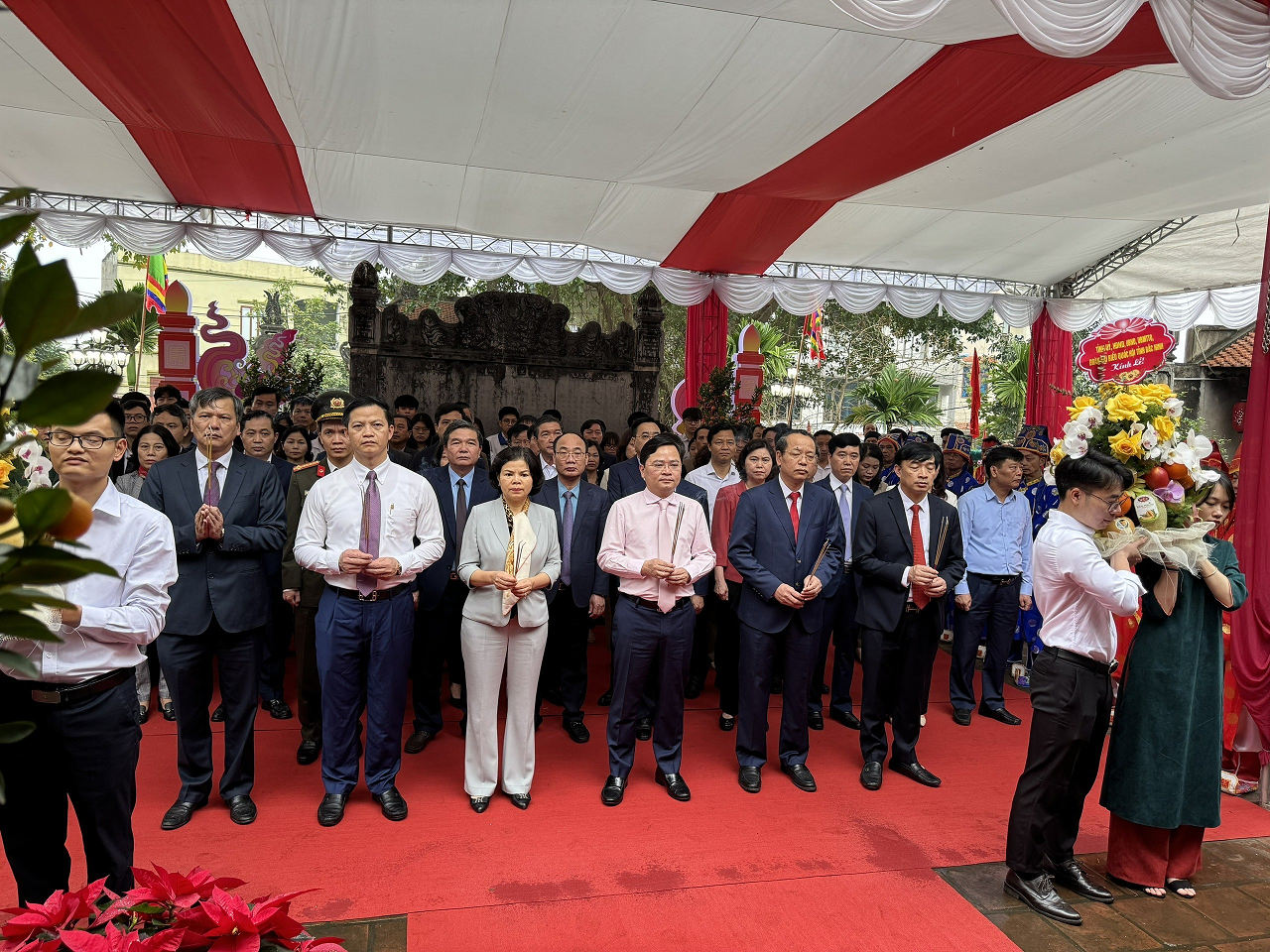 Lãnh đạo tỉnh dâng hương tại Văn Miếu Bắc Ninh nhân dịp Tết Nguyên tiêu