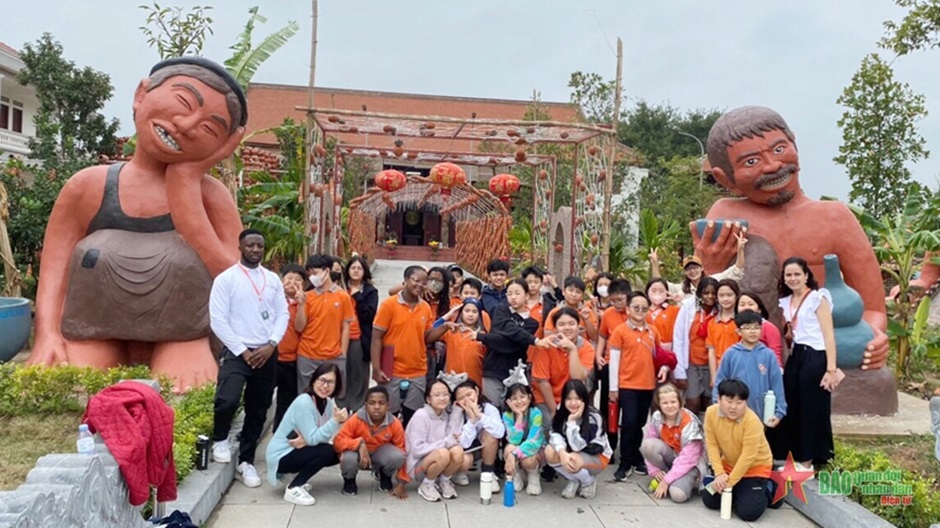 Du lịch Việt 6 tháng đầu năm 'phục hồi mạnh mẽ' thế nào!!!