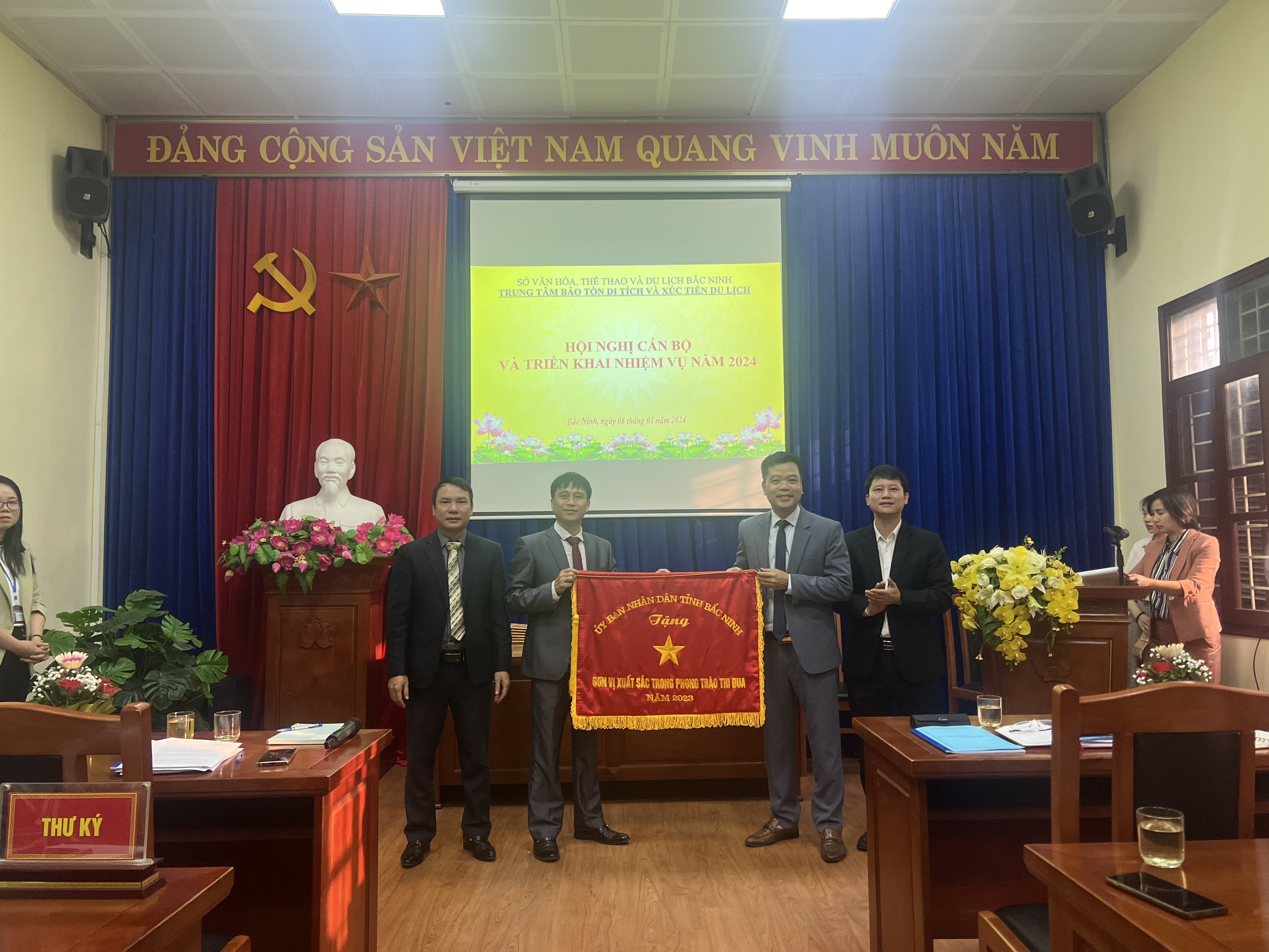 Trung tâm bảo tồn di tích và xúc tiến du lịch Bắc Ninh tổ chức hội nghị cán bộ, viên chức  và triển khai nhiệm vụ công tác năm 2024