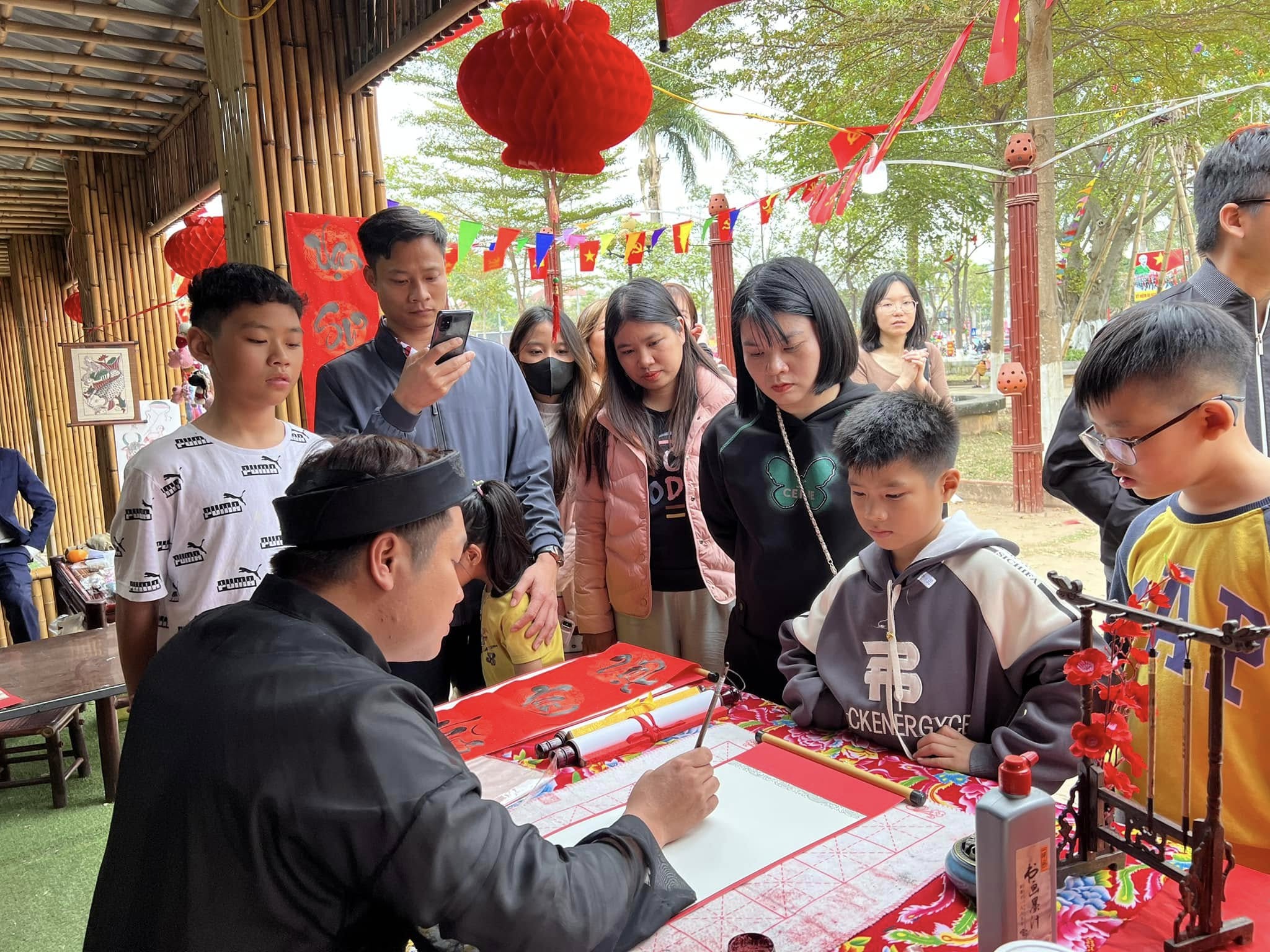 CHƯƠNG TRÌNH TRẢI NGHIỆM “DU XUÂN MIỀN QUAN HỌ 2025” TẠI BẢO TÀNG BẮC NINH