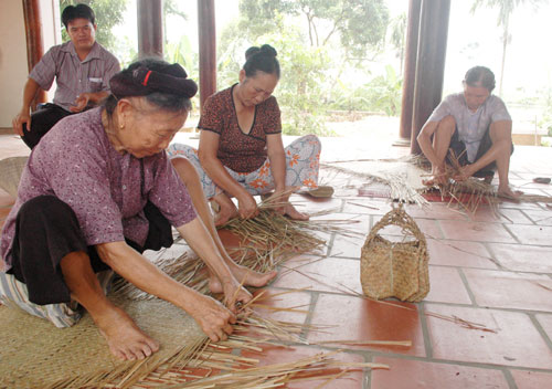 Nghề cói truyền thống làng Quế Ổ