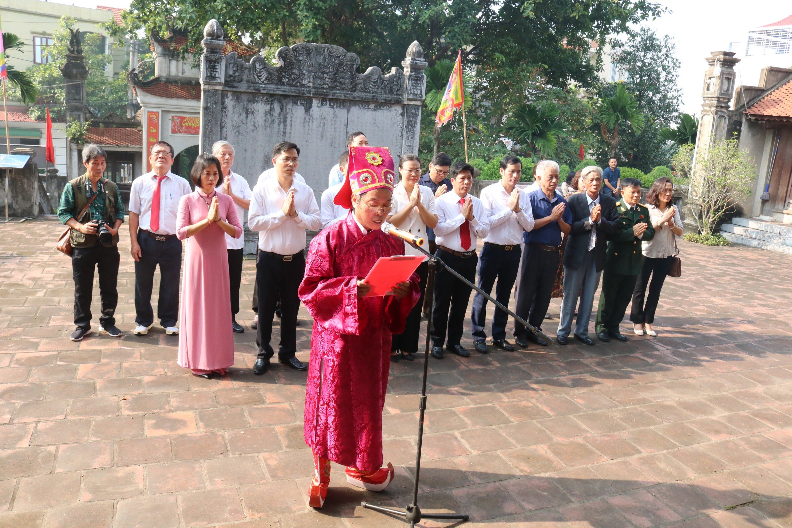 Lễ dâng hương của hội VHNT tỉnh tại Văn Miếu Bắc Ninh